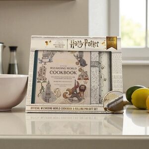 Warner Bros. Wizarding World Cookbook & Rolling Pin Set - New